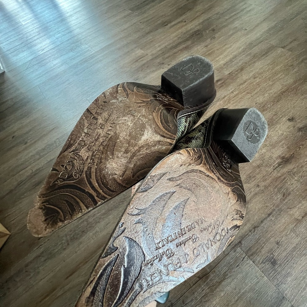 Donald J. Pliner Green Snakeskin Pointed Toe Mule - Picture 4 of 9